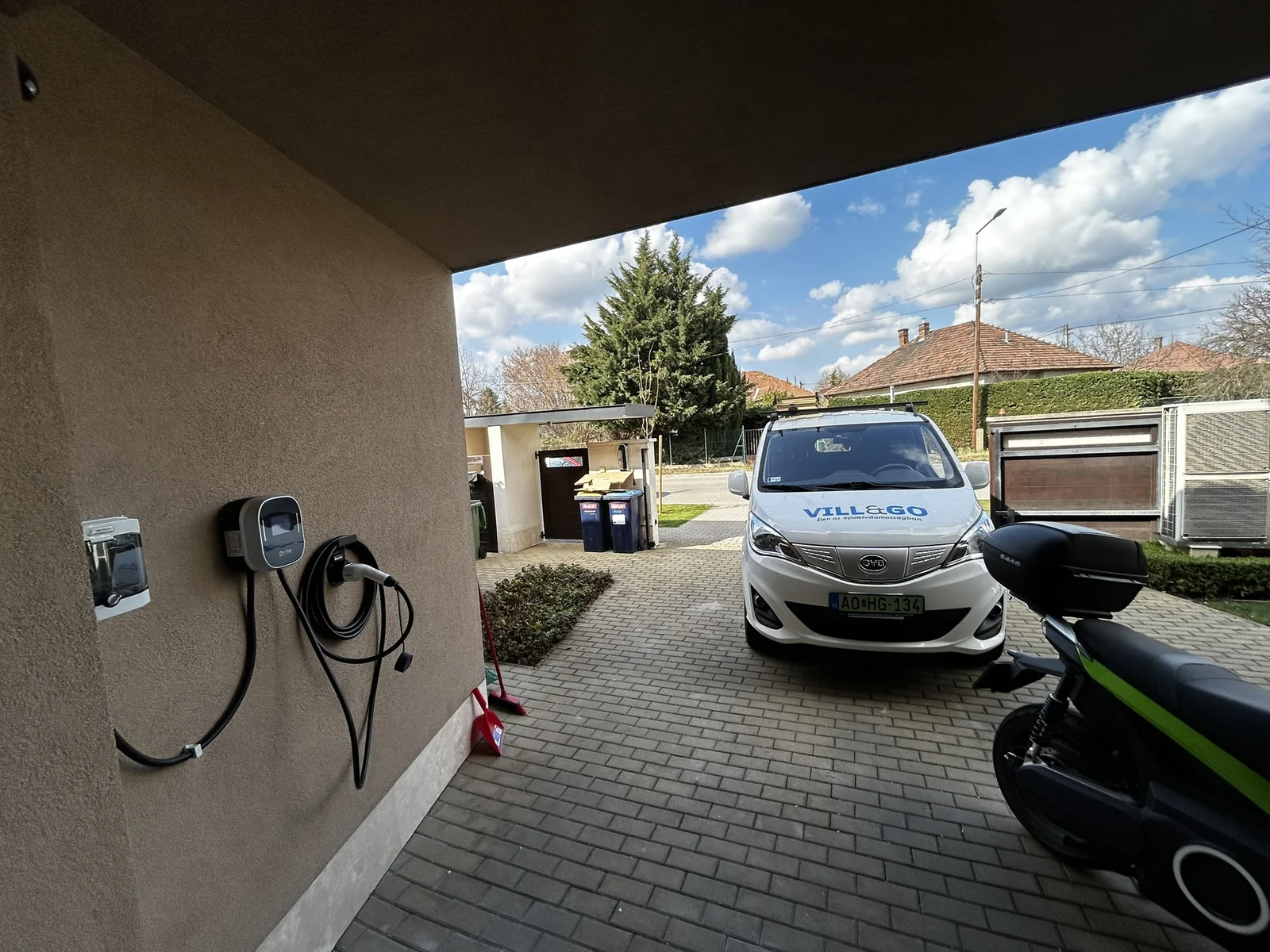 Elektromos autó otthoni töltése